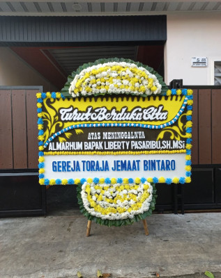 Papan Bunga Duka di Nabire Barat